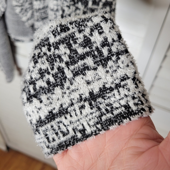 Knox Rose Boho Fuzzy Aztec Pattern Waterfall Drape Front Open Cardigan MEDIUM - Picture 5 of 10